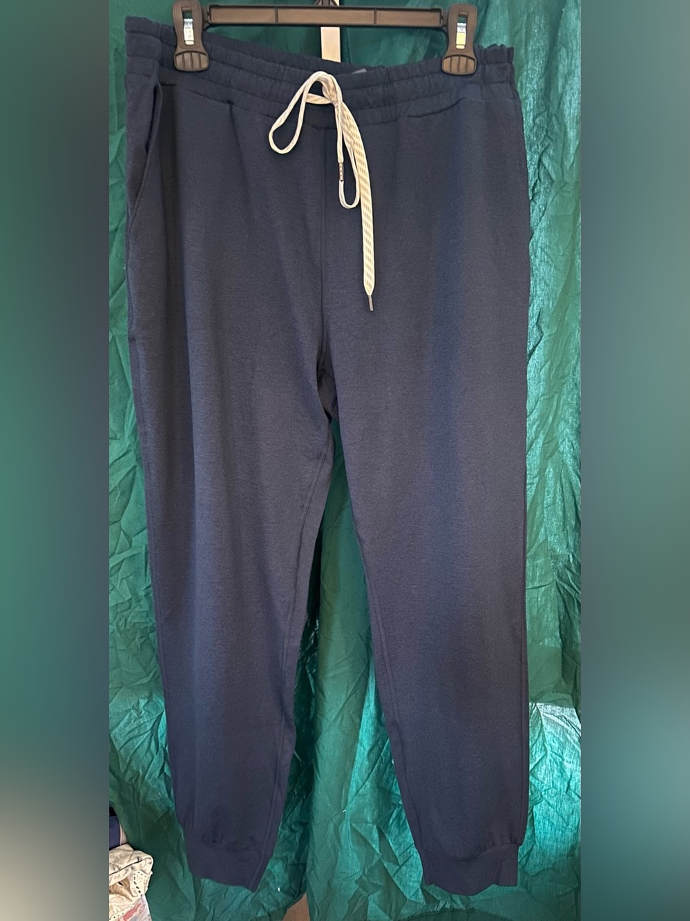Vuori Performance Joggers in Blue Coast Heather